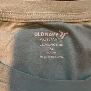 Old Navy Active Cloudmotion Tee in Gray